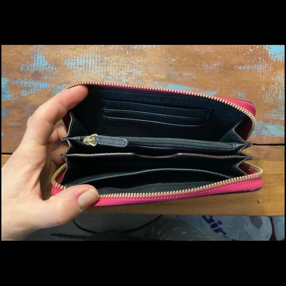 Micheal Kors Wallet - Picture 2 of 2
